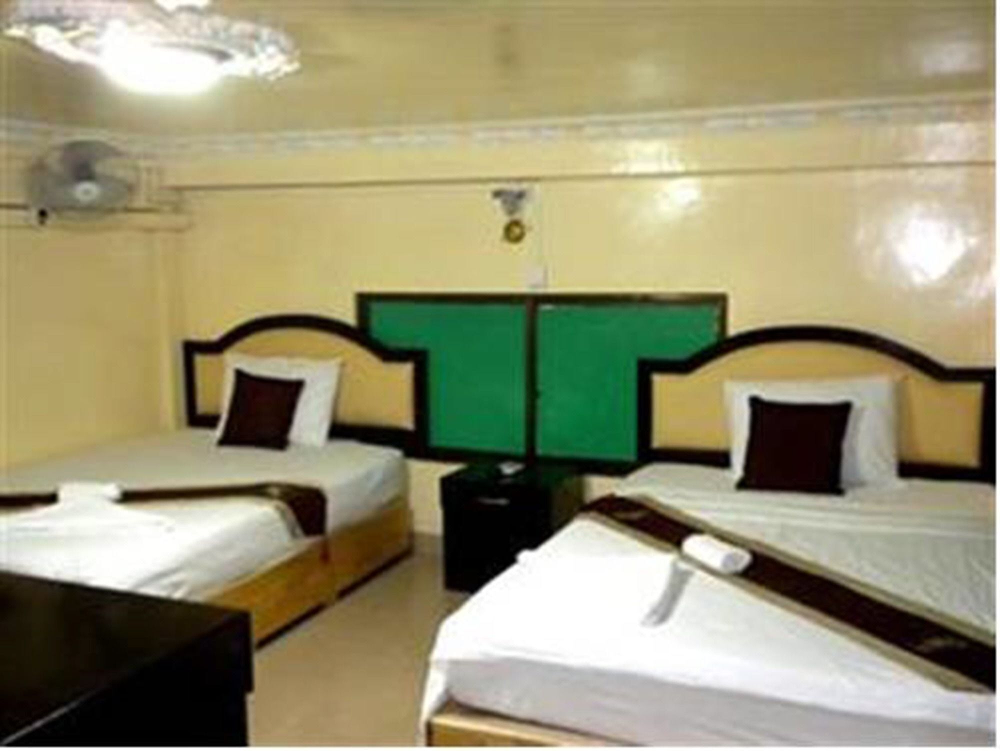 Golden Boat Guesthouse Phnom Penh Extérieur photo